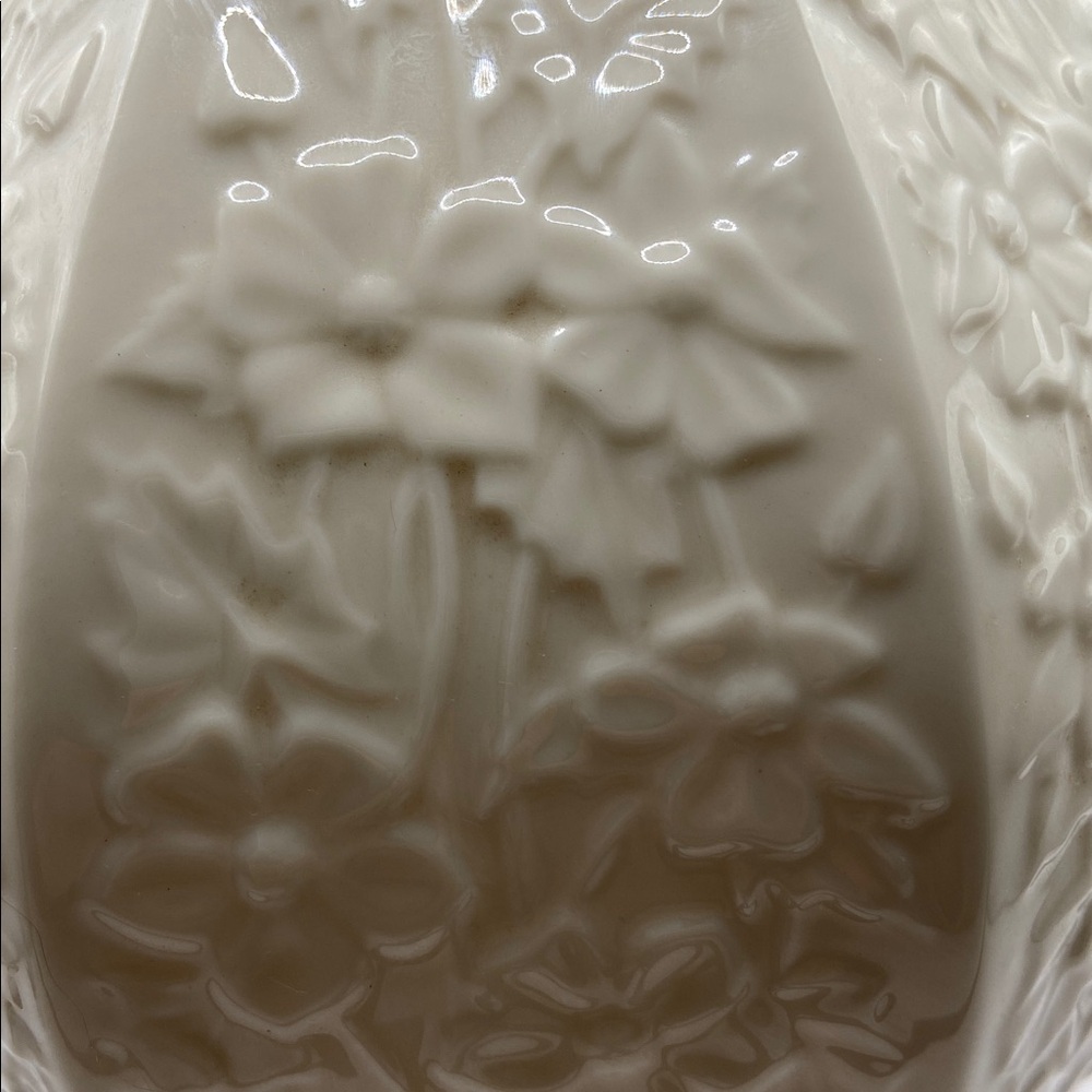Vintage Lenox Porcelain Vase With 25K Gold Trim Garden Collection - Picture 4 of 7